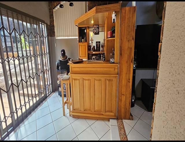 4 BEDROOM HOUSE FOR SALE IN MEYERSDAL